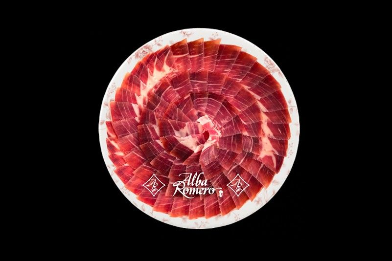 ¿Cómo se debe emplatar el jamón ibérico? 3 como-se-debe-emplatar-el-jamon-iberico-alba-romero
