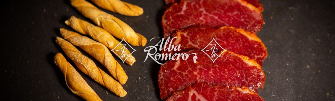 cesta de embutidos ibéricos